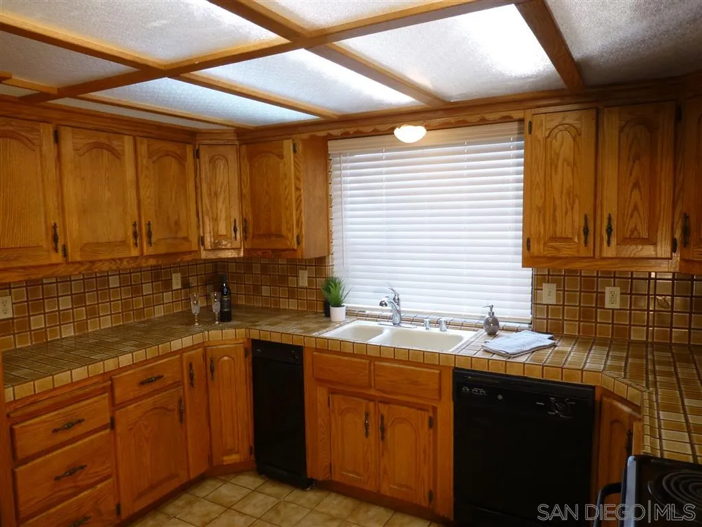8518 Cordial Road El Cajon, CA 92021 - Photo 4 of 25 Gallery Image 4