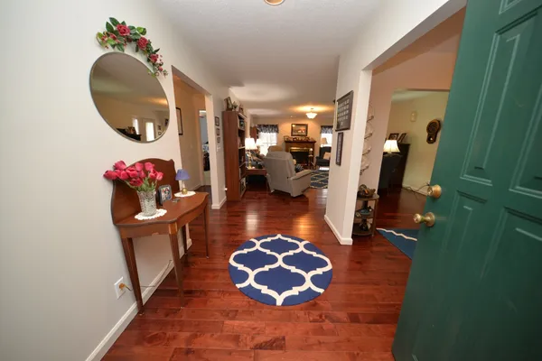 $298,000 | 14687 North Lost Lake Lane, Mount Vernon, IL 62864