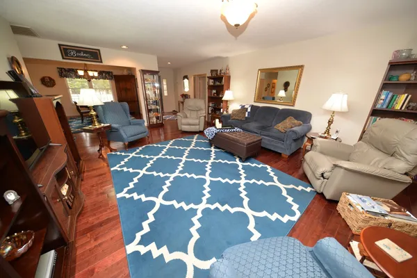 $298,000 | 14687 North Lost Lake Lane, Mount Vernon, IL 62864