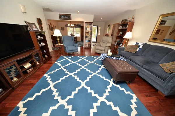 $298,000 | 14687 North Lost Lake Lane, Mount Vernon, IL 62864