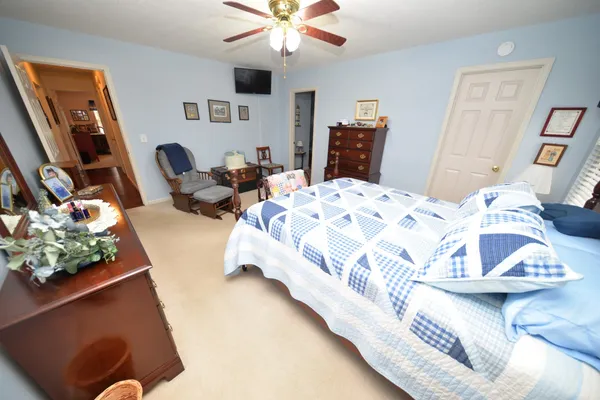 $298,000 | 14687 North Lost Lake Lane, Mount Vernon, IL 62864