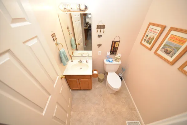 $298,000 | 14687 North Lost Lake Lane, Mount Vernon, IL 62864