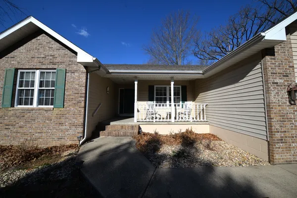 $298,000 | 14687 North Lost Lake Lane, Mount Vernon, IL 62864