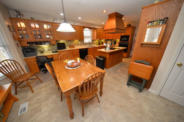 $298,000 | 14687 North Lost Lake Lane, Mount Vernon, IL 62864