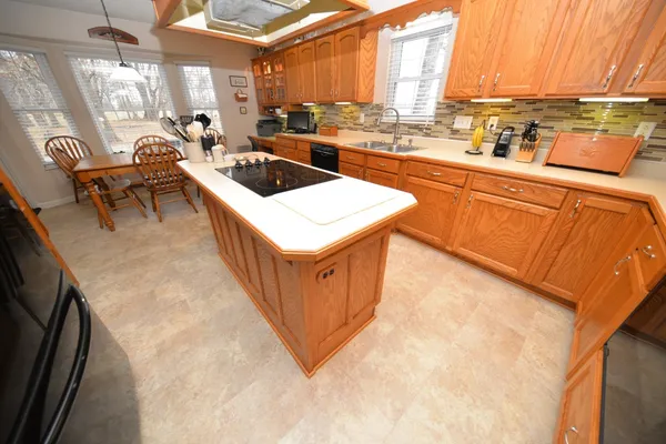 $298,000 | 14687 North Lost Lake Lane, Mount Vernon, IL 62864