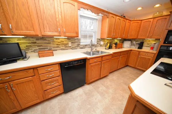 $298,000 | 14687 North Lost Lake Lane, Mount Vernon, IL 62864