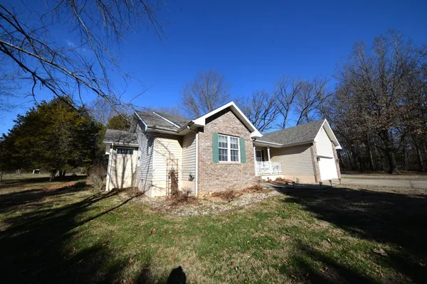 $298,000 | 14687 North Lost Lake Lane, Mount Vernon, IL 62864