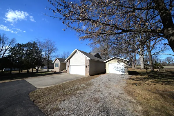 $298,000 | 14687 North Lost Lake Lane, Mount Vernon, IL 62864