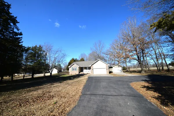 $298,000 | 14687 North Lost Lake Lane, Mount Vernon, IL 62864