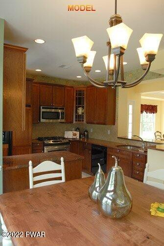 106 MacIntosh Way Matamoras, PA 18336 - Photo 7 of 14