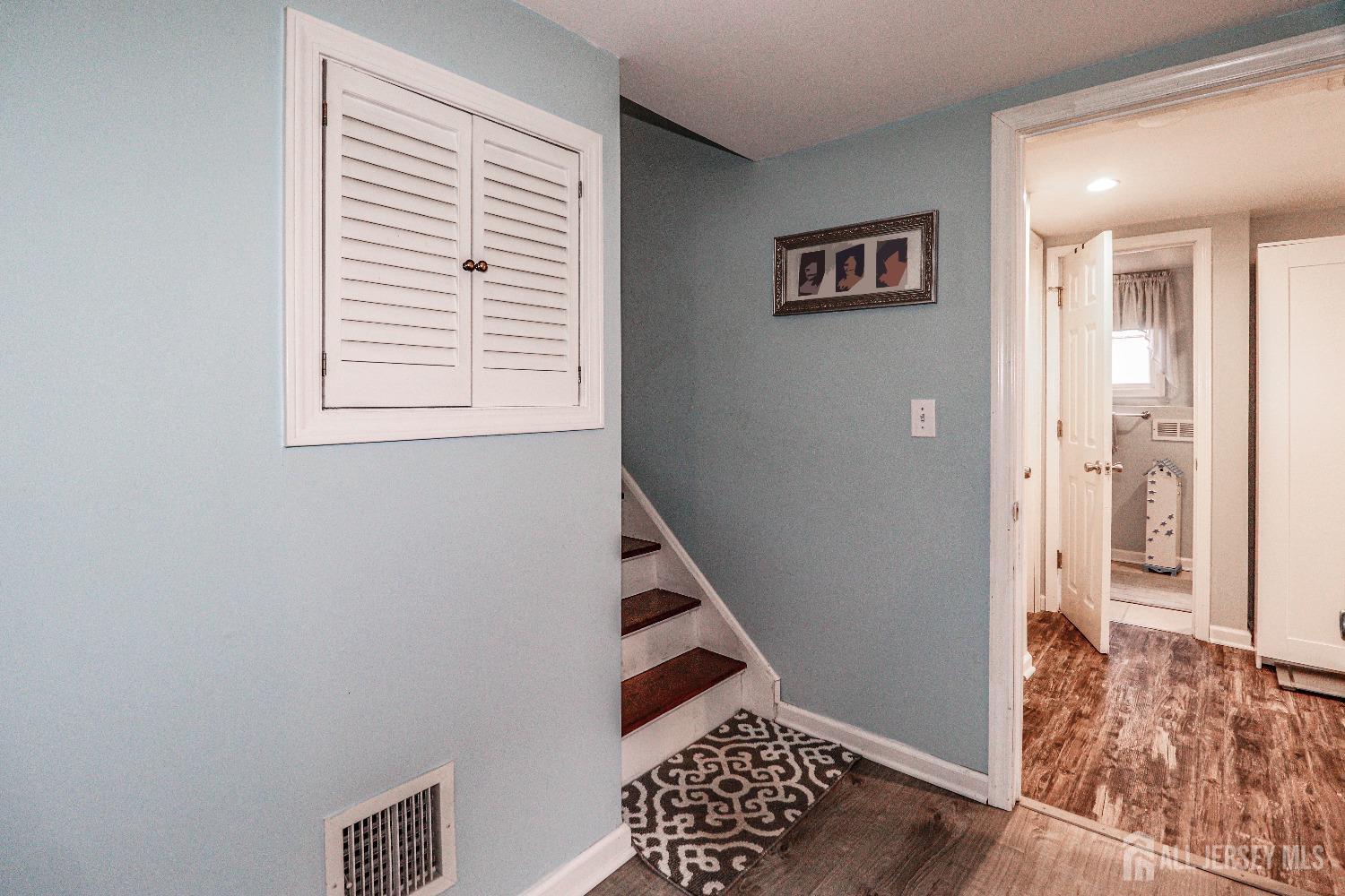 38 Westminster Road Colonia, NJ 07067 - Photo 12 of 24