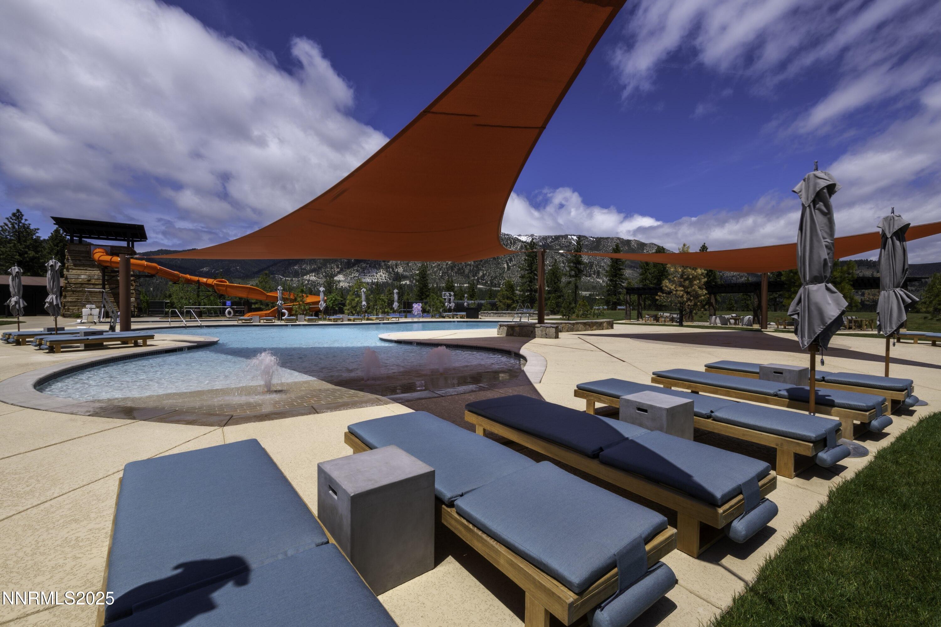 245 Redding Way, Unit 226 Carson City, NV 89705 - Photo 25 of 40 a outdoor space with sitting space