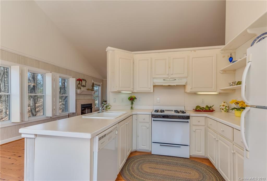 600 Summit Road Tryon, NC 28782 - Photo 8 of 32