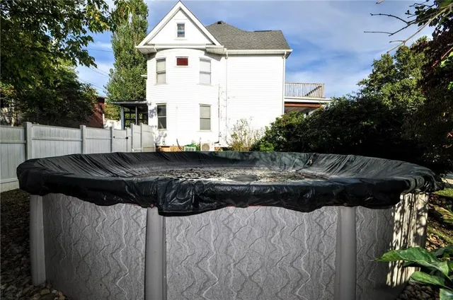 a view of a bird bath tub