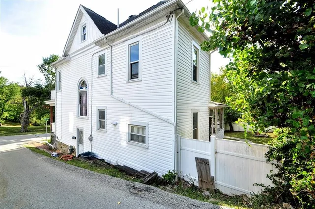 $160,000 | 355 Park Avenue, Waynesburg, PA 15370