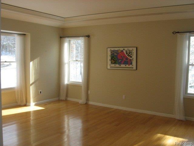 2294 South Hickory Ridge Road Milford, MI 48380 - Photo 6 of 20 1ST FLOOR MASTER SUITE.JPG