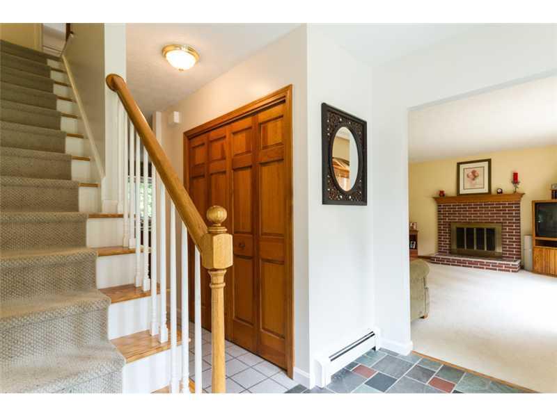 33 Tannery Brook Road Gorham, ME 04038 - Photo 8 of 27 Foyer.