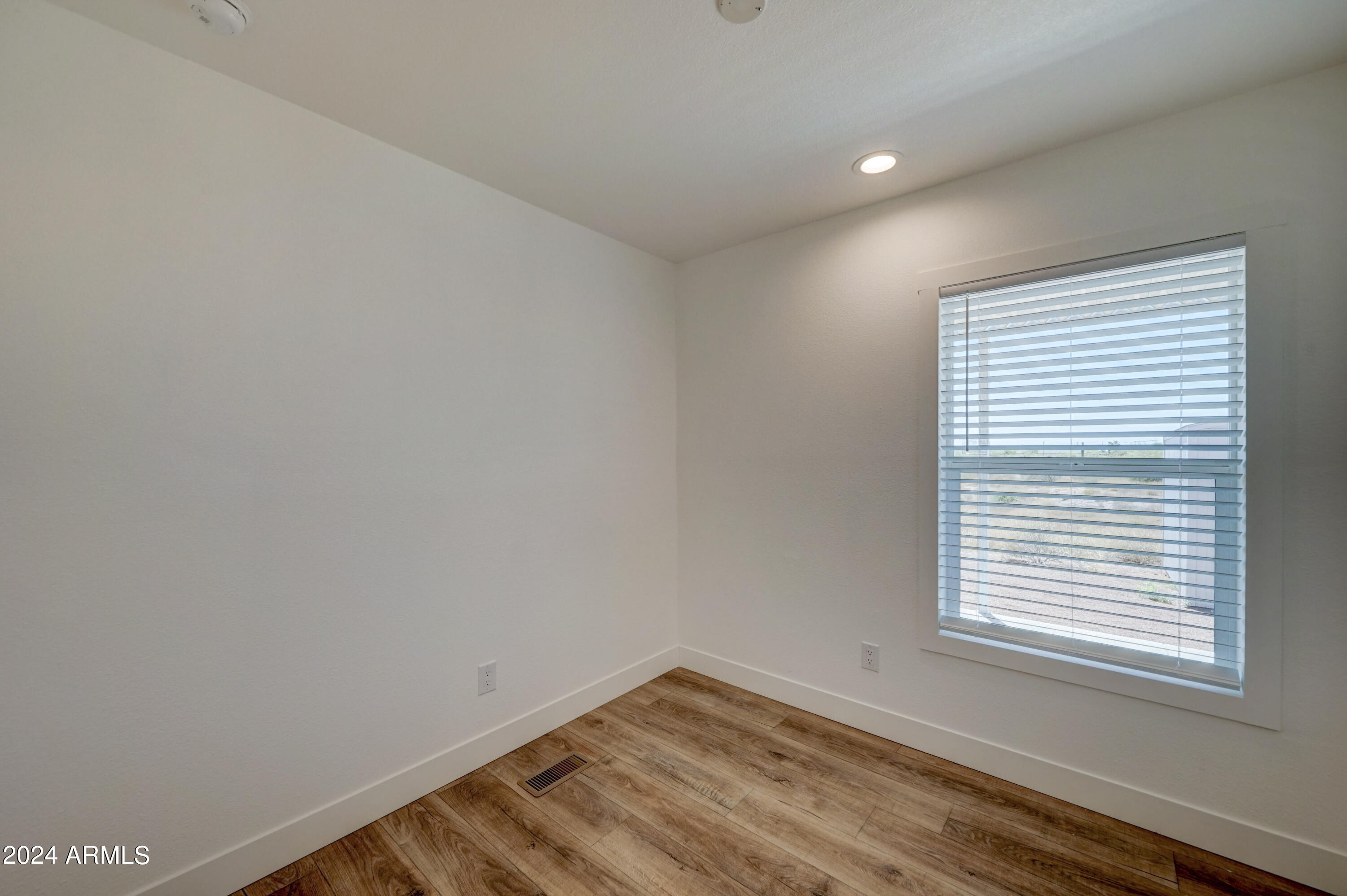 258 South Royal Palm Road Apache Junction, AZ 85119 - Photo 17 of 37 258 S Royal Palm-13