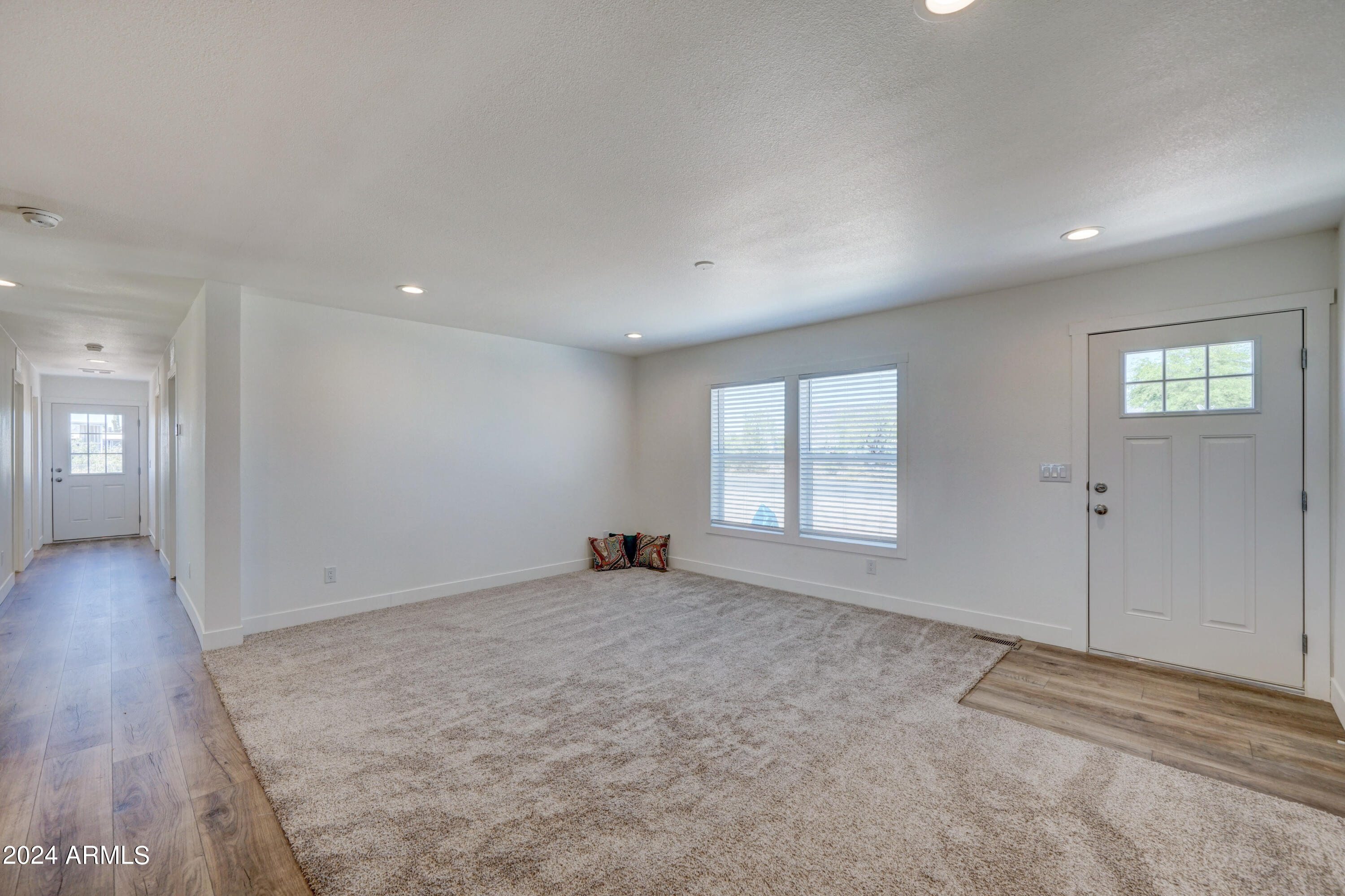 258 South Royal Palm Road Apache Junction, AZ 85119 - Photo 3 of 37 258 S Royal Palm-4
