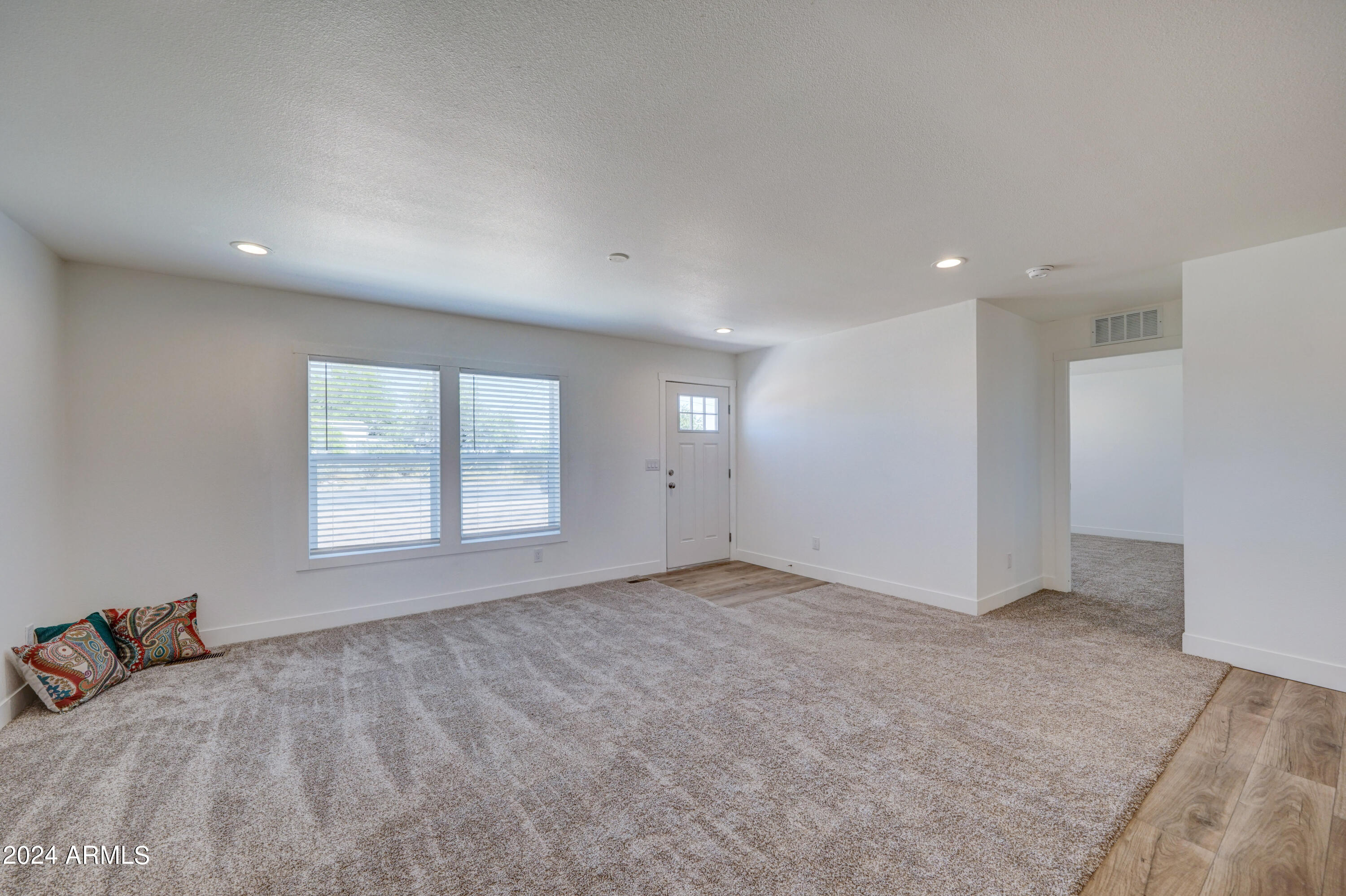 258 South Royal Palm Road Apache Junction, AZ 85119 - Photo 4 of 37 258 S Royal Palm-5