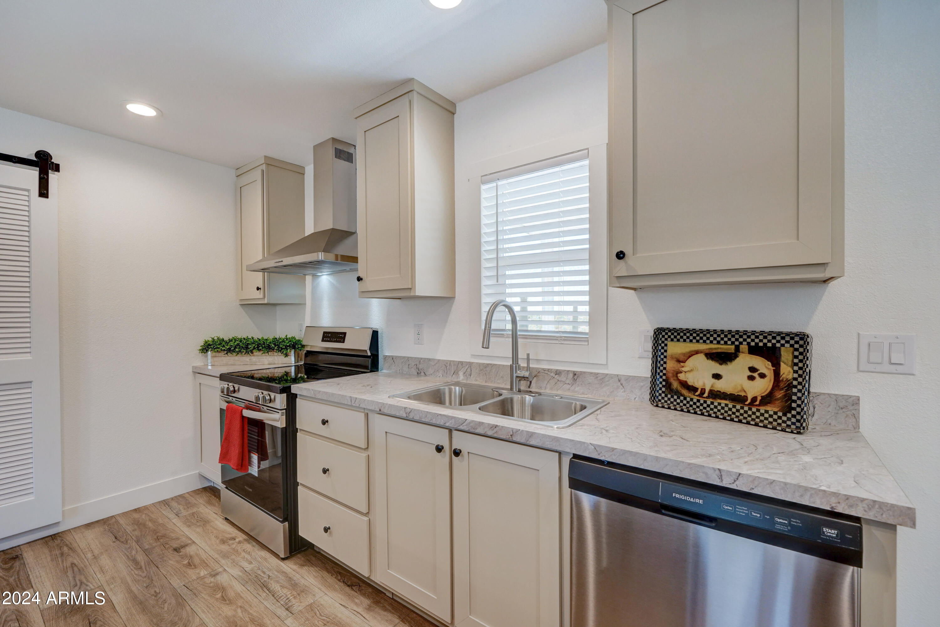 258 South Royal Palm Road Apache Junction, AZ 85119 - Photo 7 of 37 258 S Royal Palm-9