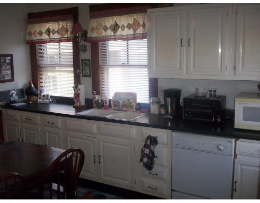 23 Highland Road Wareham, MA 02571 - Photo 2 of 11 Gallery Image 2