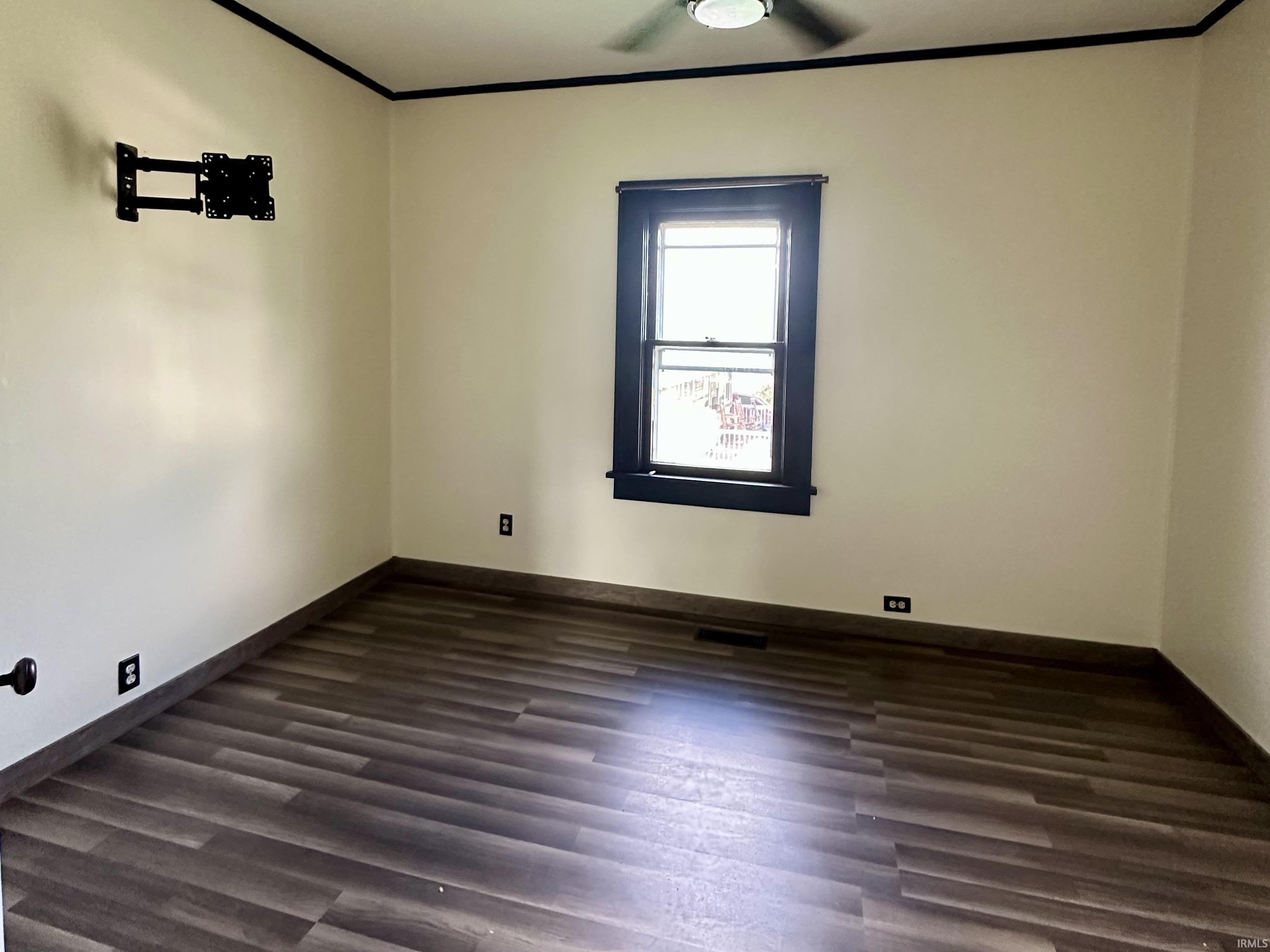 2019 13th Street Bedford, IN 47421 - Photo 6 of 12