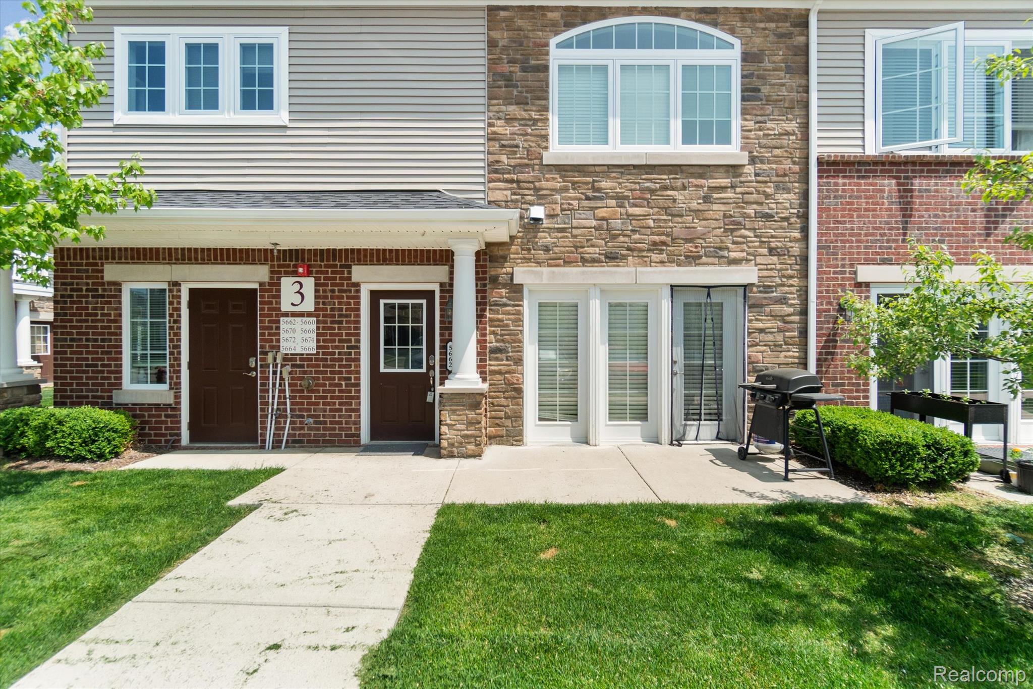 5662 Arbor Chase Drive Ann Arbor, MI 48103 - Photo 26 of 27 03-photo-3.jpg