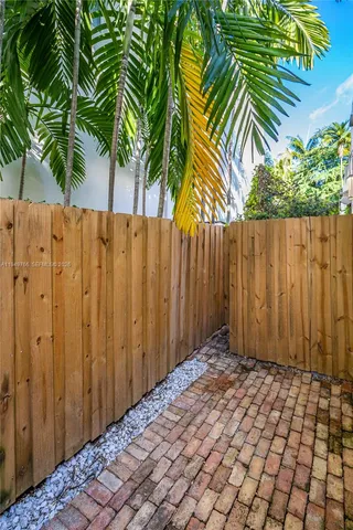 $4,500 | 2945 Bridgeport Avenue, Unit I, Miami, FL 33133