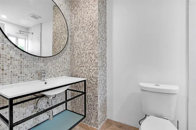 $4,500 | 2945 Bridgeport Avenue, Unit I, Miami, FL 33133