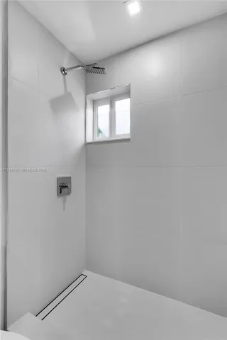 $4,500 | 2945 Bridgeport Avenue, Unit I, Miami, FL 33133