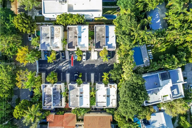 $4,500 | 2945 Bridgeport Avenue, Unit I, Miami, FL 33133