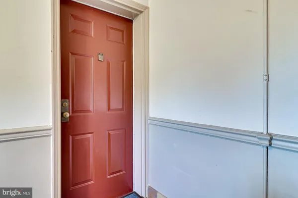 $2,295 | 1708 West Abingdon Drive, Unit 301, Alexandria, VA 22314