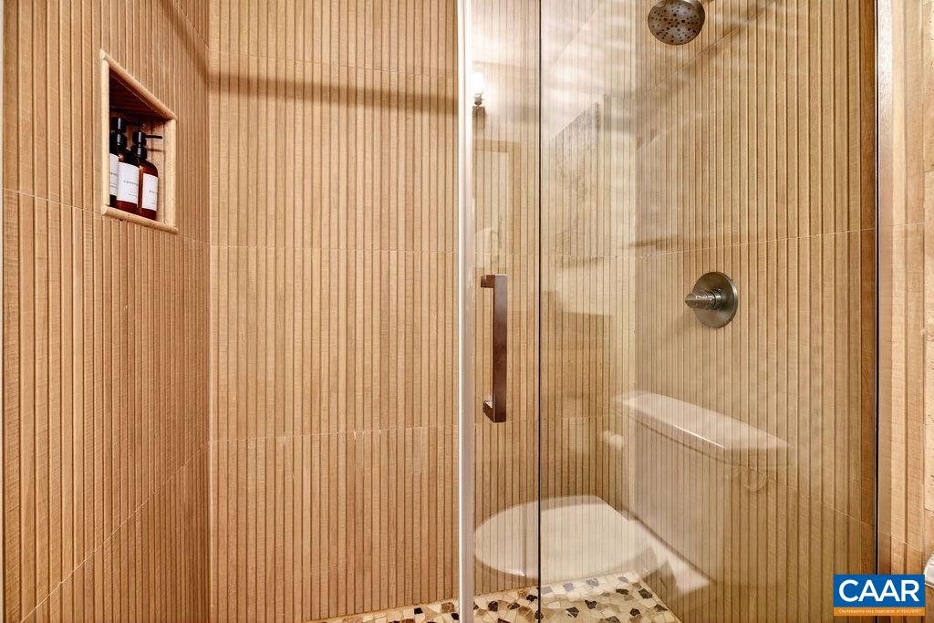 96 Squirrel Tree Lane Roseland, VA 22967 - Photo 27 of 46 a bathroom with a shower