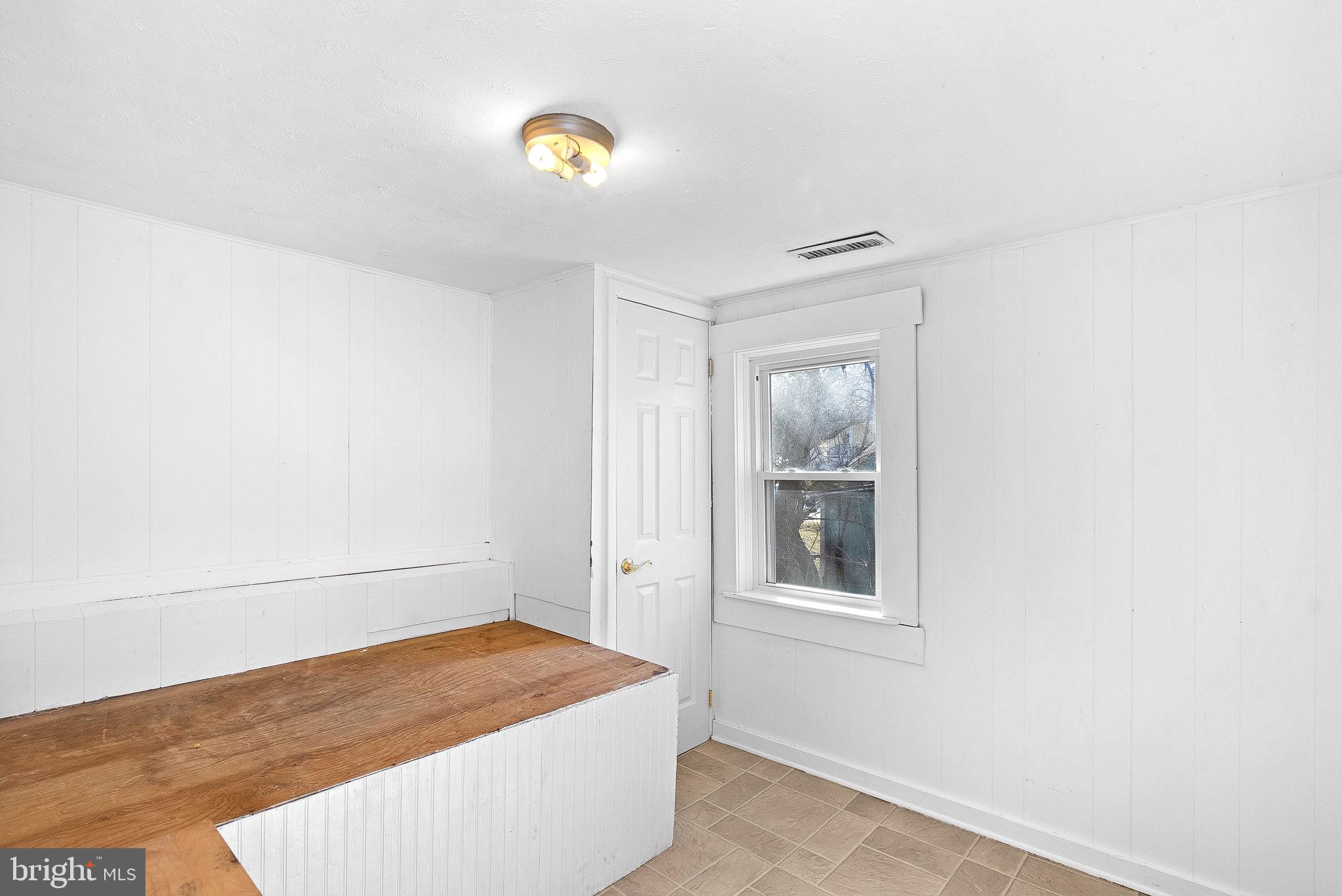 31 Main Street Round Hill, VA 20141 - Photo 16 of 35 a view of an empty room