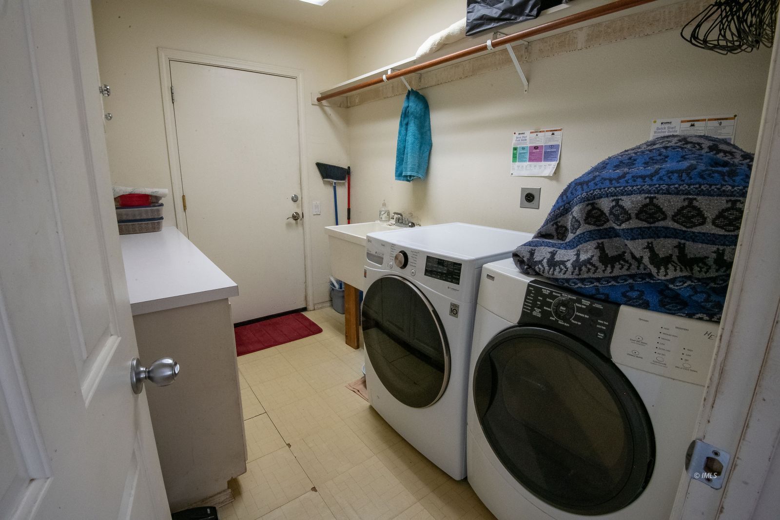 133 Summit Road Bishop, CA 93514 - Photo 20 of 21 Laundry room