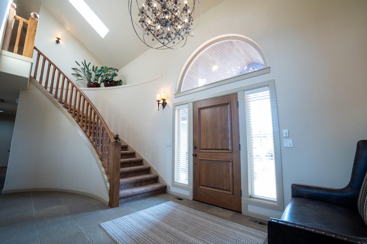 7011 Northeast Juniper Ridge Road Redmond, OR 97756 - Photo 9 of 49 HDR430