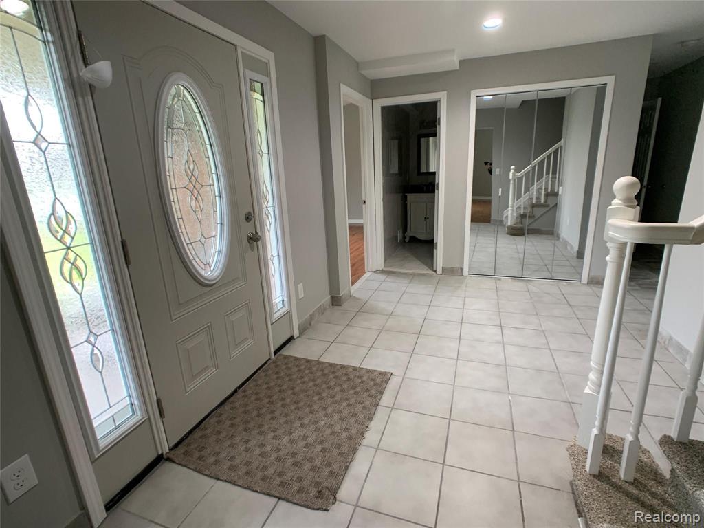 5300 Franklin Ridge Circle West Bloomfield, MI 48322 - Photo 6 of 29