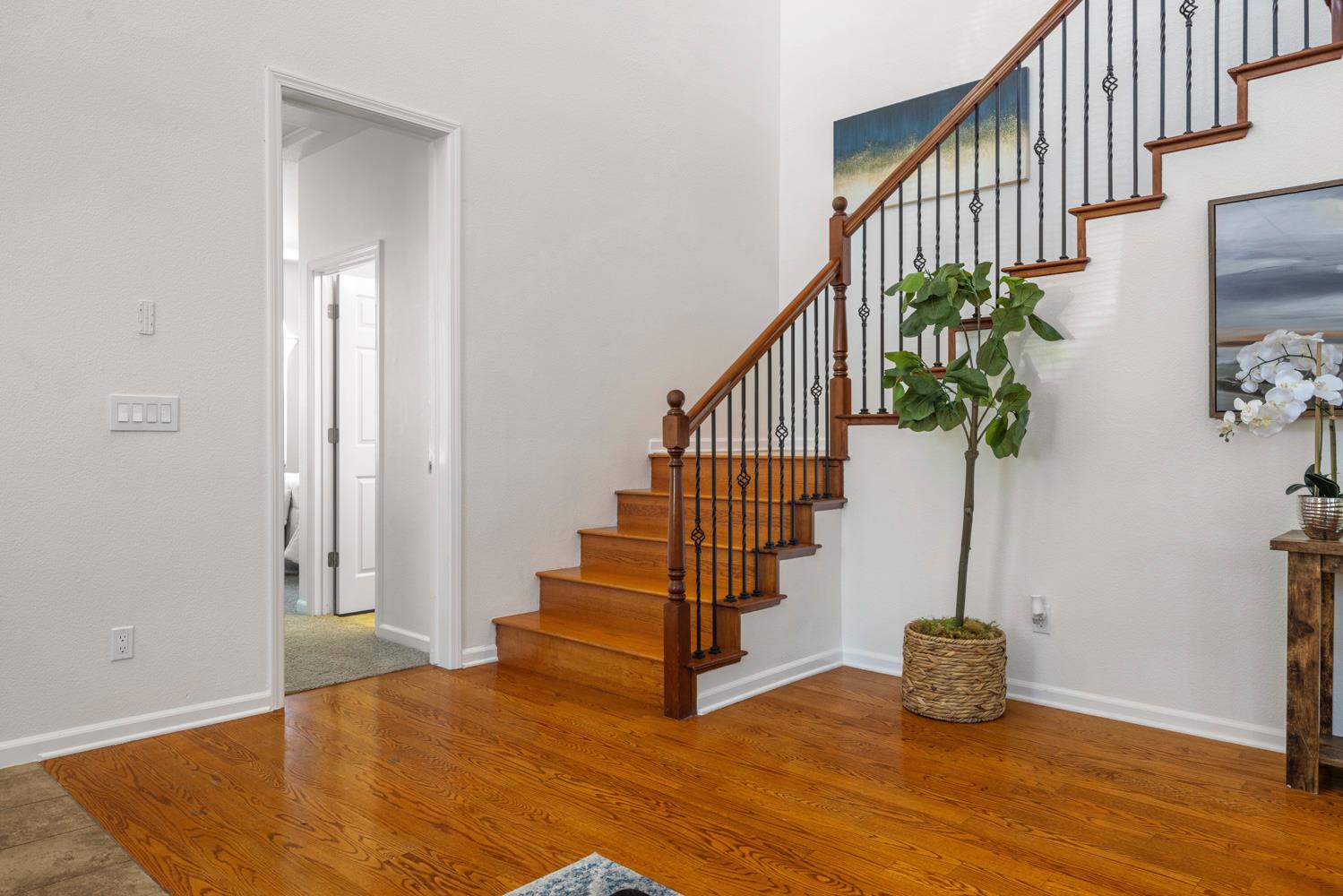 481 Keys Court Tracy, CA 95377 - Photo 24 of 45 a view of an entryway