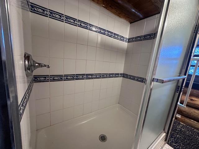 3547 Norway Lane Ely, MN 55731 - Photo 21 of 31 Bathroom with a tile shower
