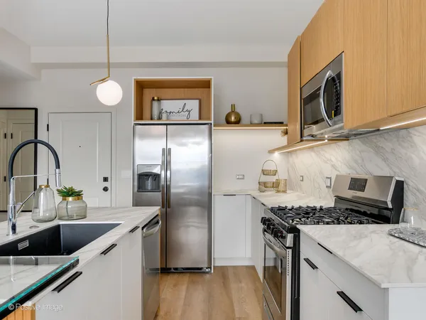 $2,600 | 2811 Thatcher Avenue, Unit 406, River Grove, IL 60171