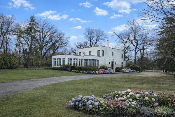 $1,350,000 | 940 Drake Road, Glenview, IL 60025