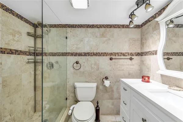 $4,000 | 3150 Northeast 48th Court, Unit 204, Lighthouse Point, FL 33064