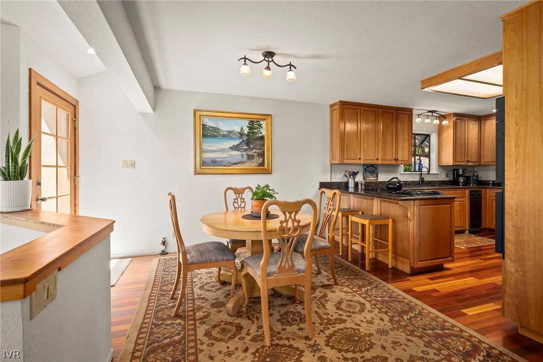 594 Tyner Way Incline Village, NV 89451 - Photo 11 of 33 Dinning Area