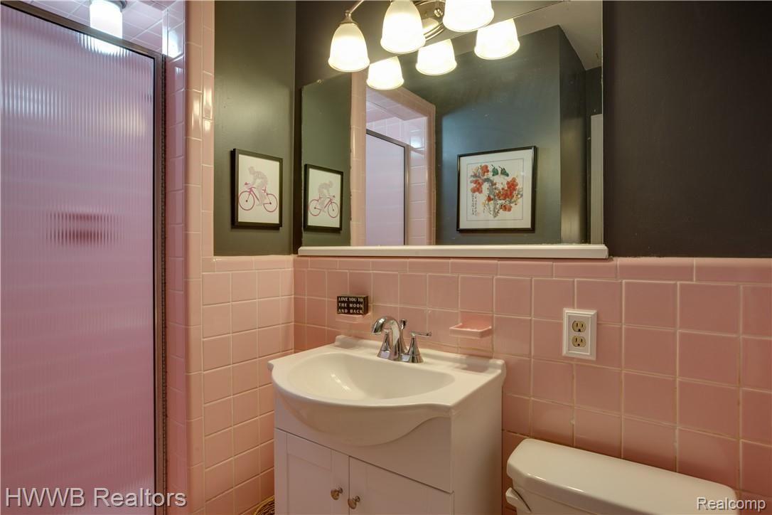 18134 Riverside Drive Franklin, MI 48025 - Photo 23 of 34 M10A0534_18134 riverside dr_.jpg