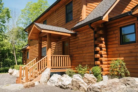 $895,000 | 76 Woodlands Trail, Clinton Corners, NY 12514
