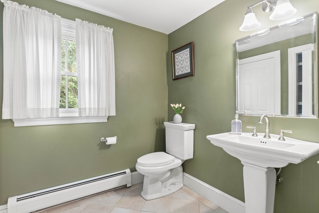 524 Bridge Street Hamilton, MA 01982 - Photo 11 of 36 Gallery Image 11