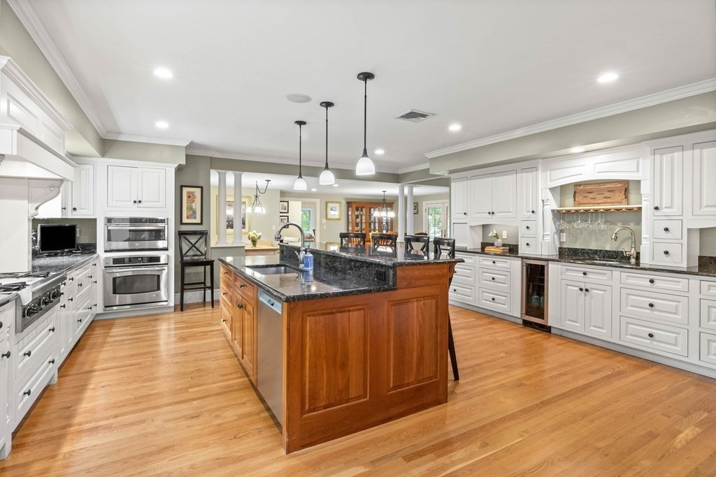 524 Bridge Street Hamilton, MA 01982 - Photo 2 of 36 Gallery Image 2