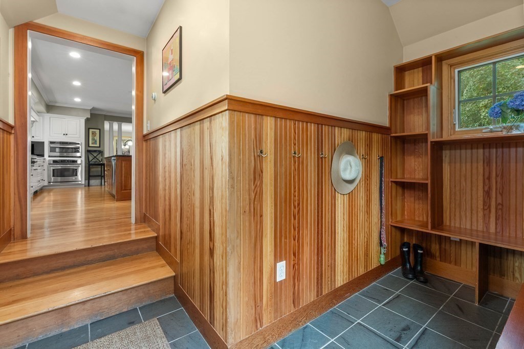 524 Bridge Street Hamilton, MA 01982 - Photo 10 of 36 Gallery Image 10