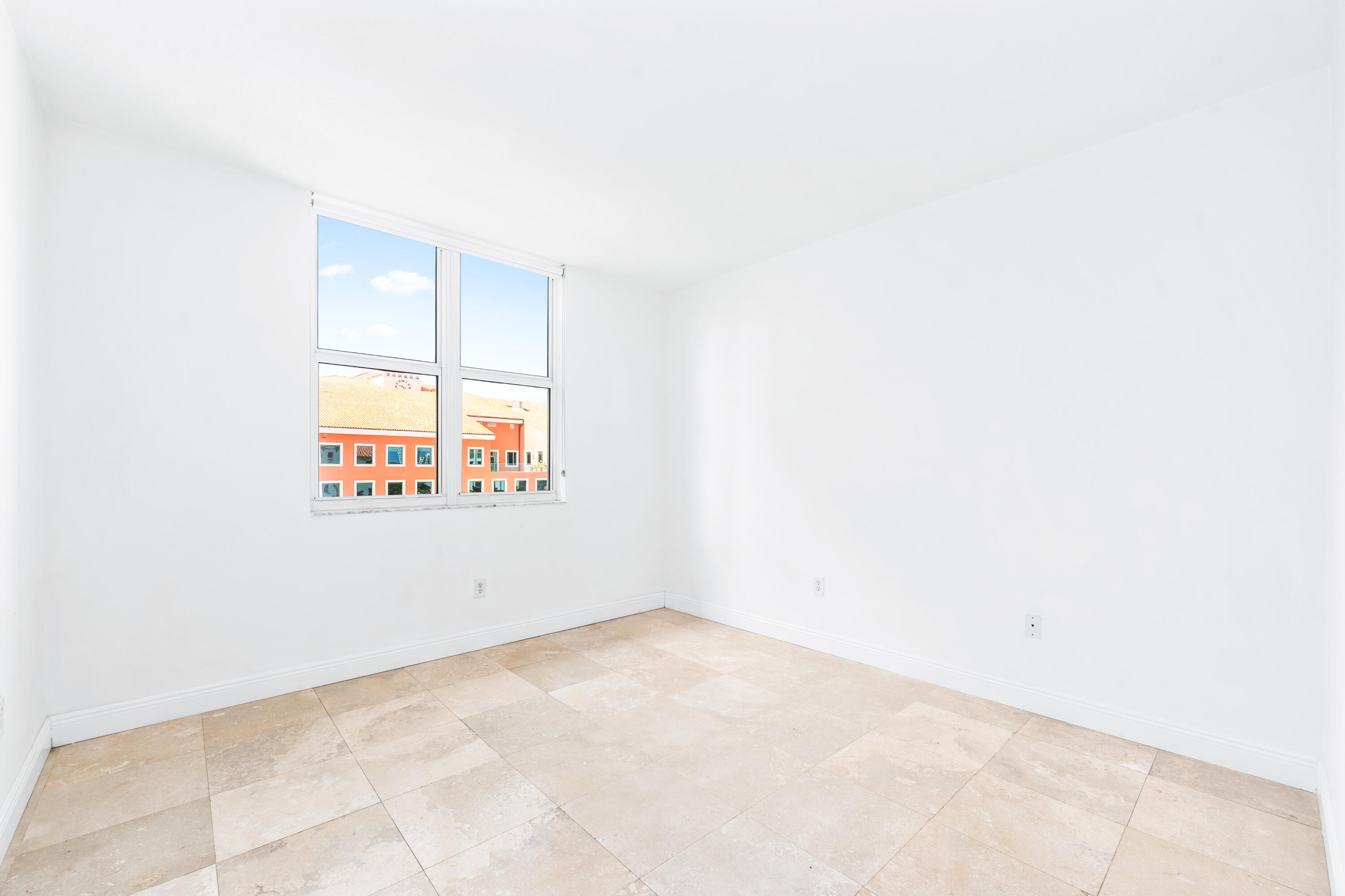 2030 Douglas Road, Unit 807 Coral Gables, FL 33134 - Photo 4 of 12 JCD_2234